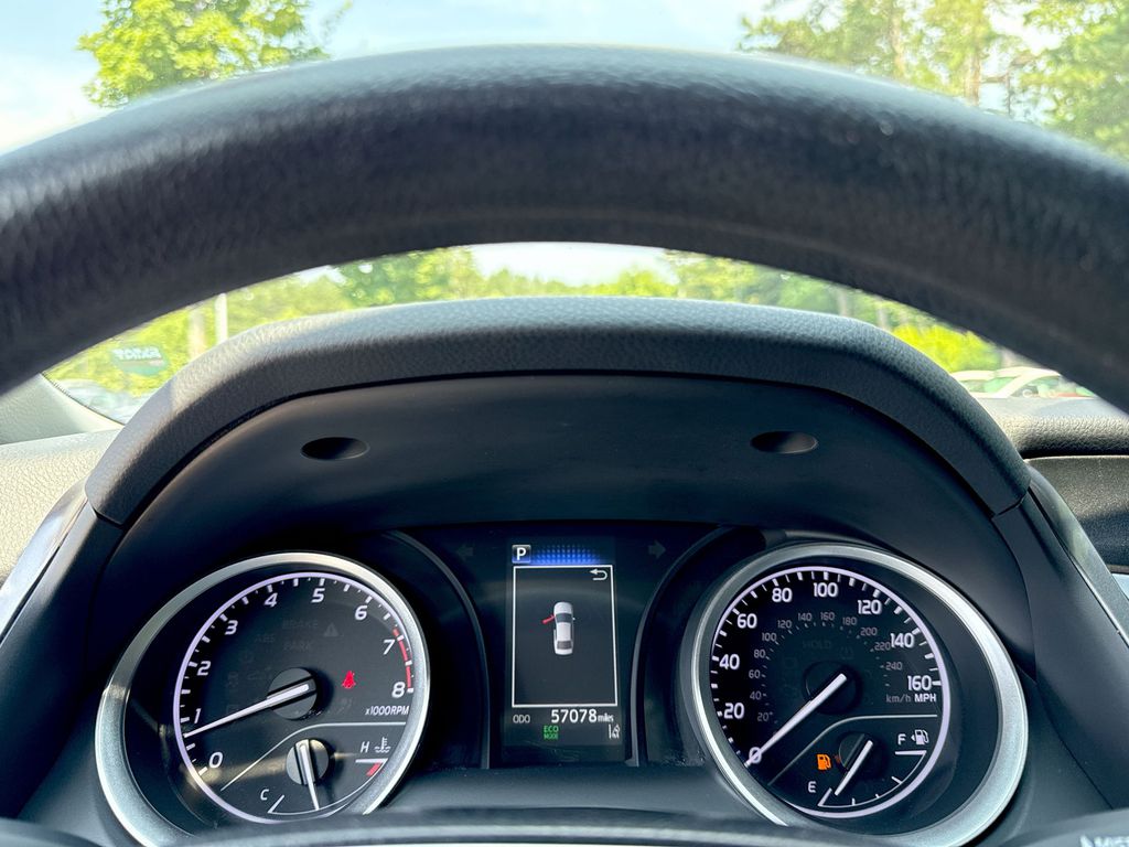 Vehicle image 20 of 26