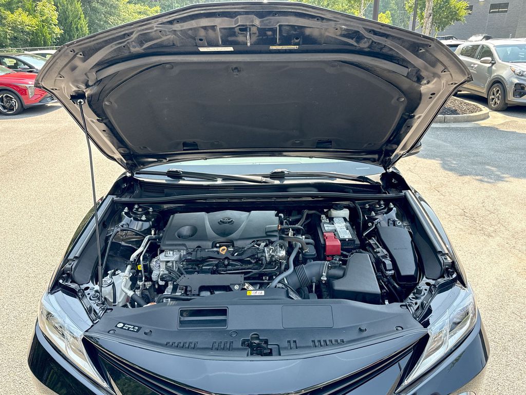 Vehicle image 10 of 26