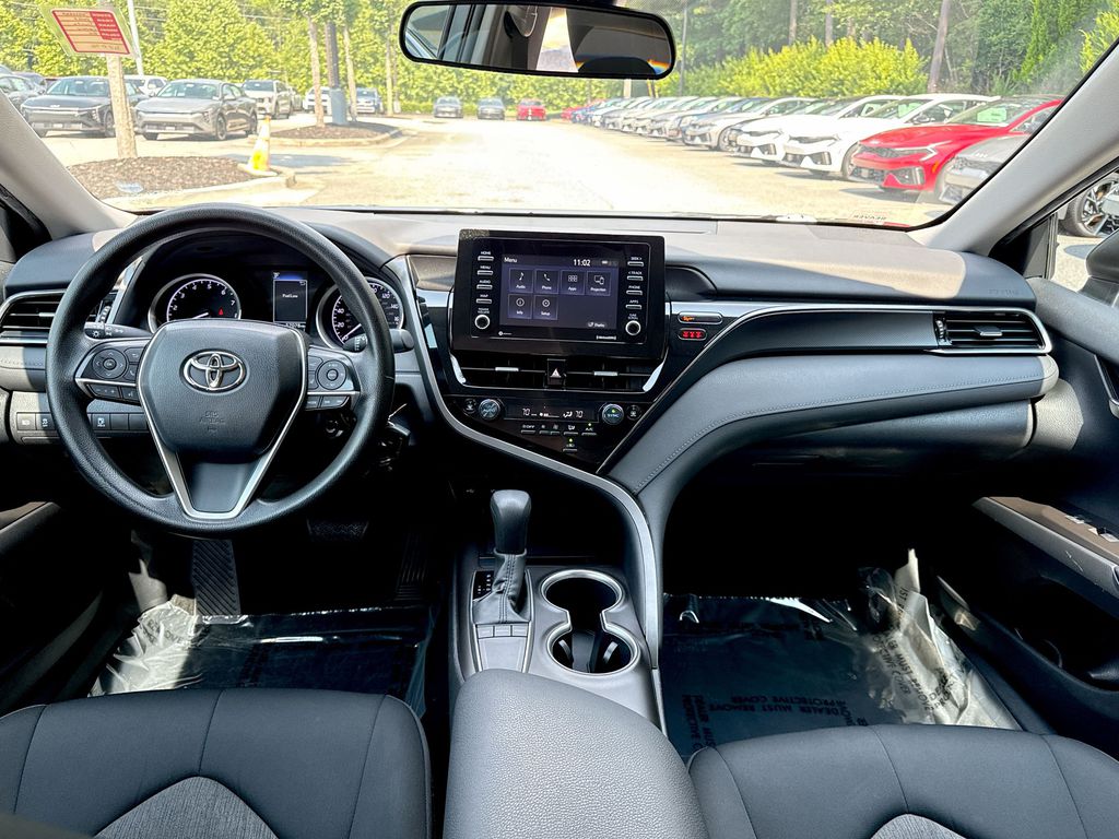 Vehicle image 17 of 26
