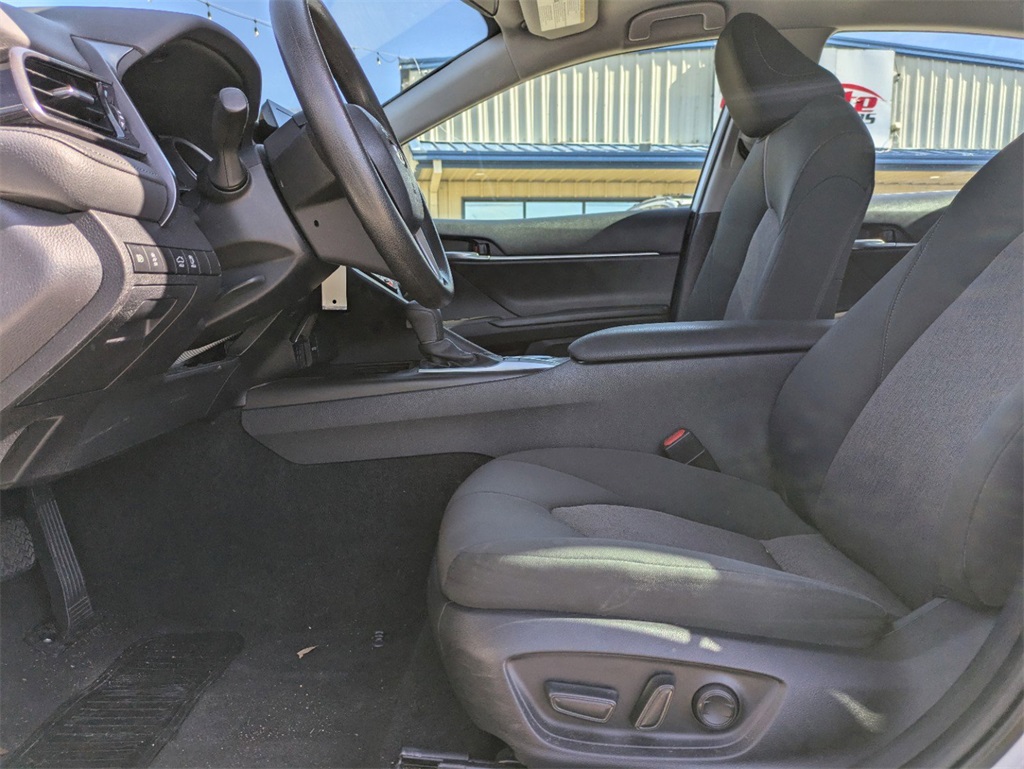 Vehicle image 18 of 31