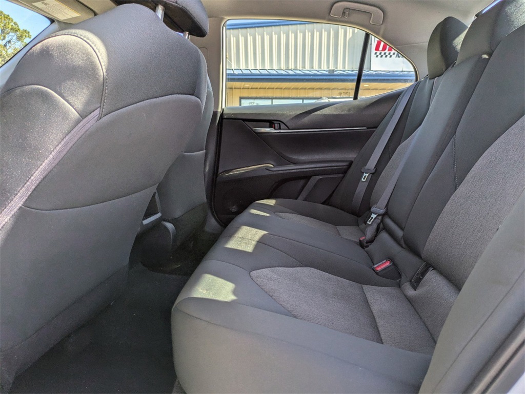 Vehicle image 12 of 31