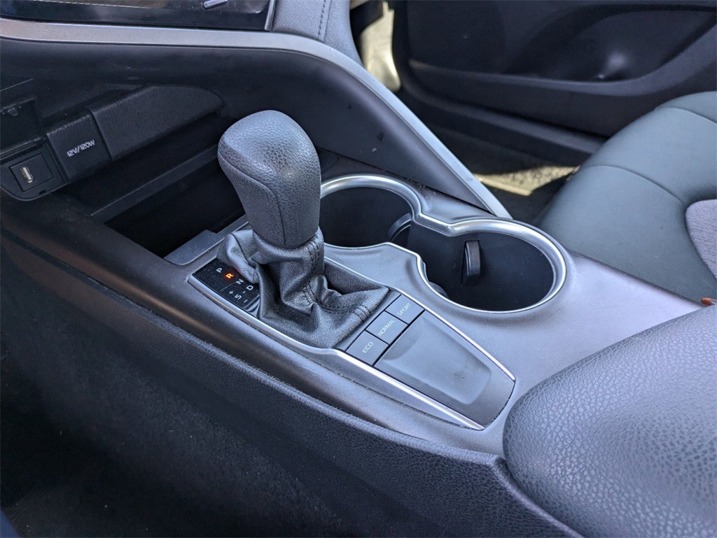 Vehicle image 22 of 31