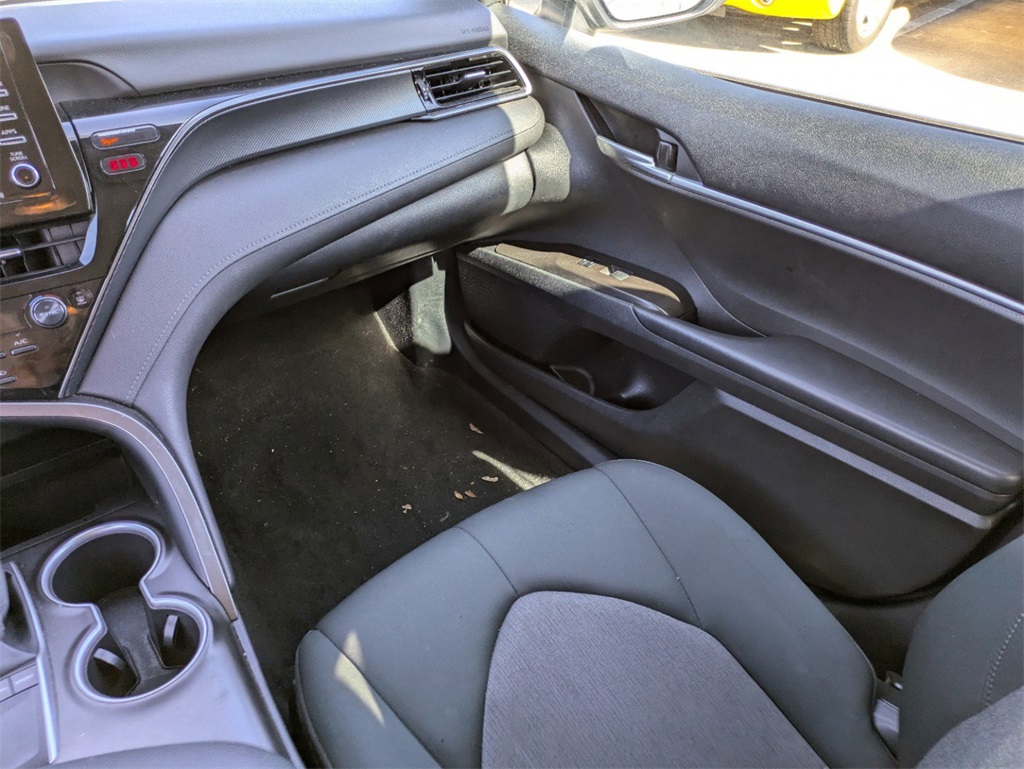 Vehicle image 15 of 31