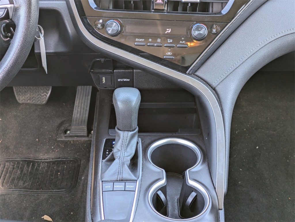Vehicle image 17 of 31