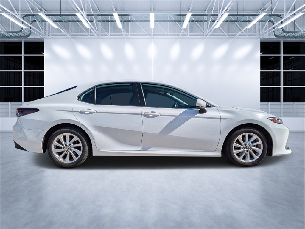 Vehicle image 4 of 31