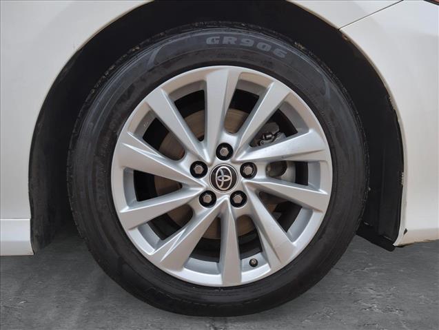 Vehicle image 21 of 23