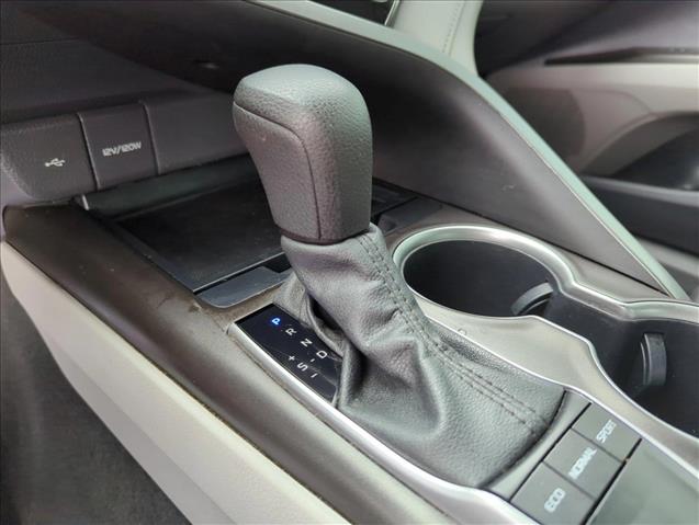 Vehicle image 10 of 23
