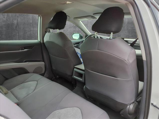 Vehicle image 17 of 23