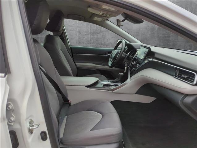 Vehicle image 18 of 23