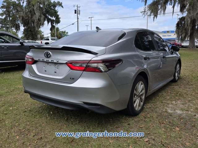 2022 Toyota Camry LE Image 7 of 10