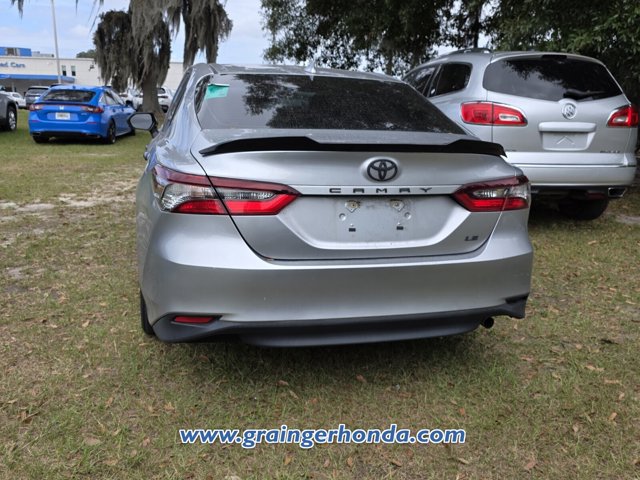 2022 Toyota Camry LE Image 9 of 10
