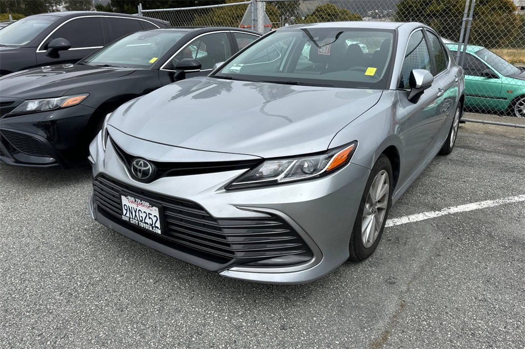 Vehicle image 2 of 3