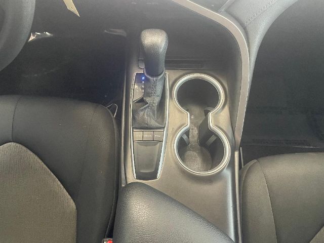 Vehicle image 16 of 23