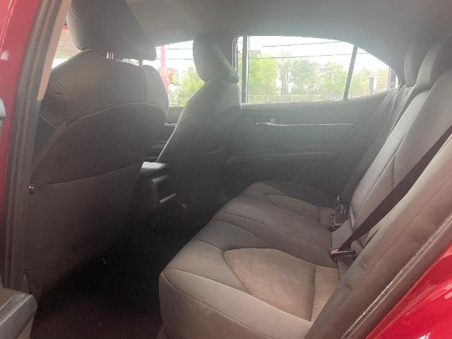 Vehicle image 17 of 23
