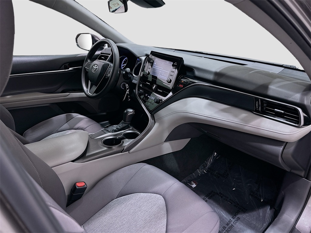 Vehicle image 29 of 32