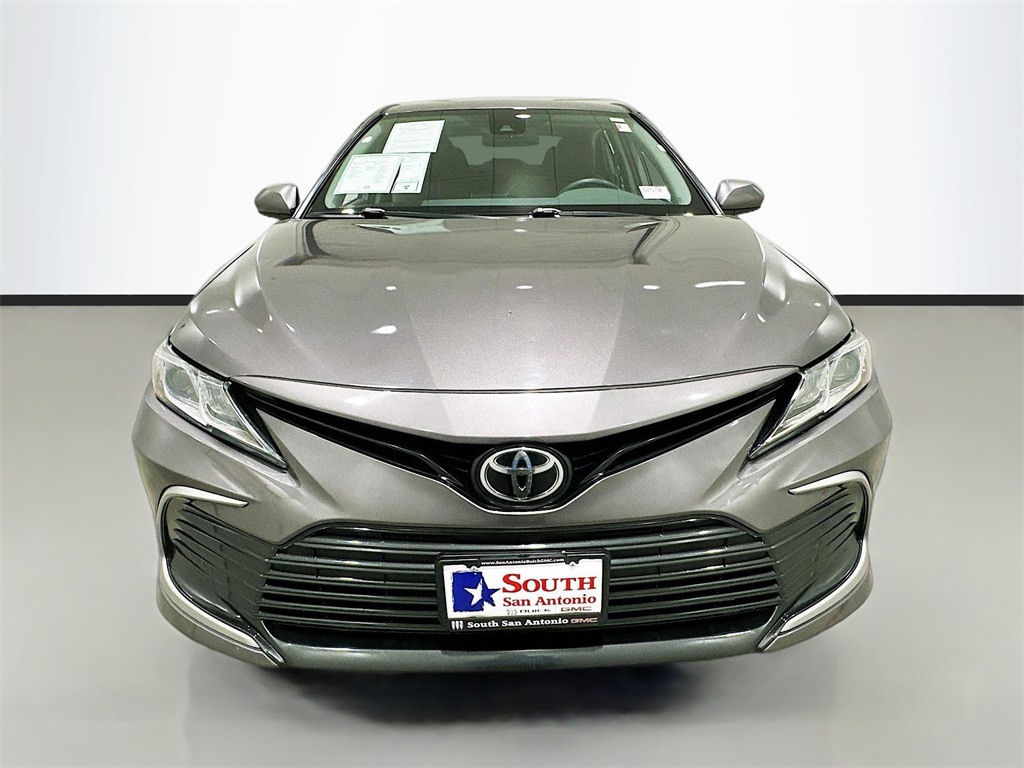 Vehicle image 4 of 32