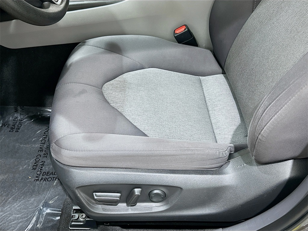Vehicle image 20 of 32