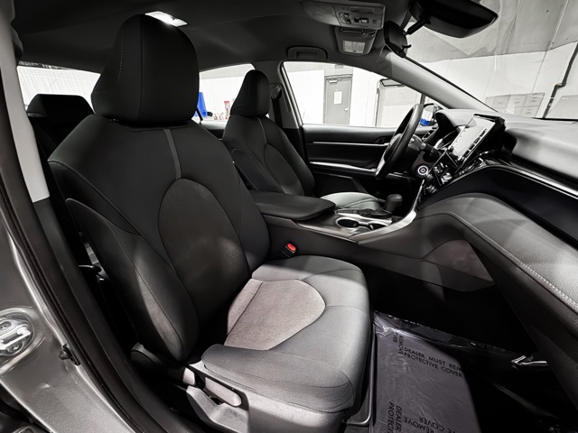 Vehicle image 24 of 25