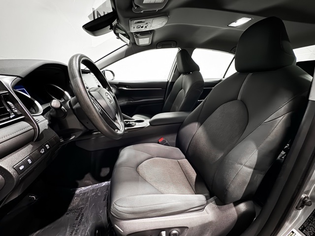 Vehicle image 13 of 25