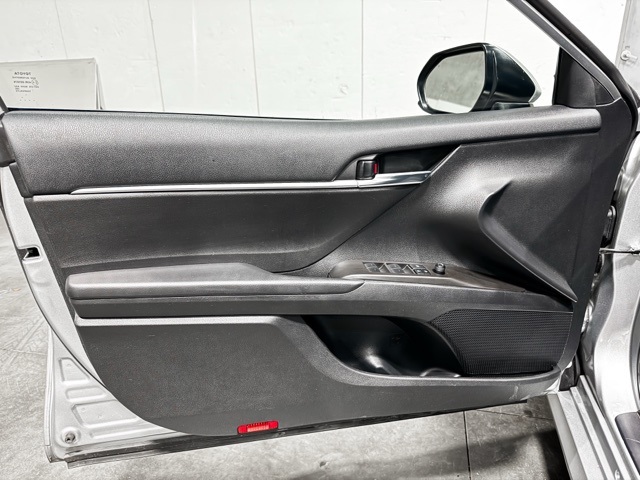 Vehicle image 11 of 25