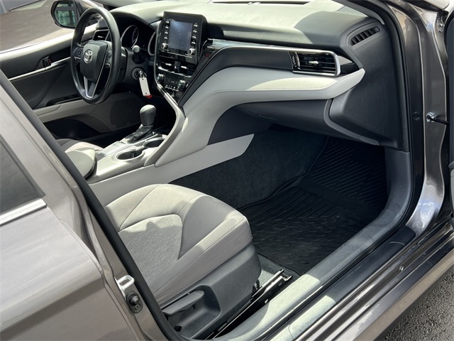 Vehicle image 25 of 28