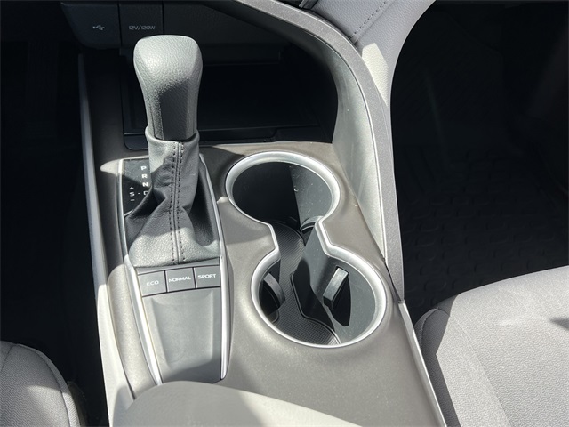Vehicle image 17 of 28