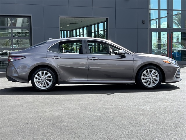 Vehicle image 7 of 28