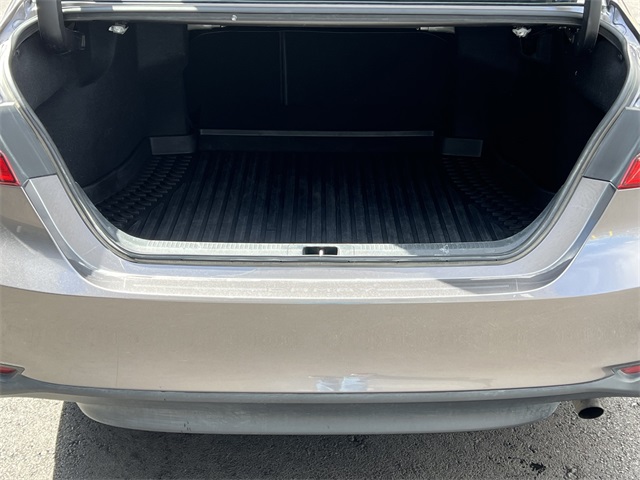 Vehicle image 9 of 28