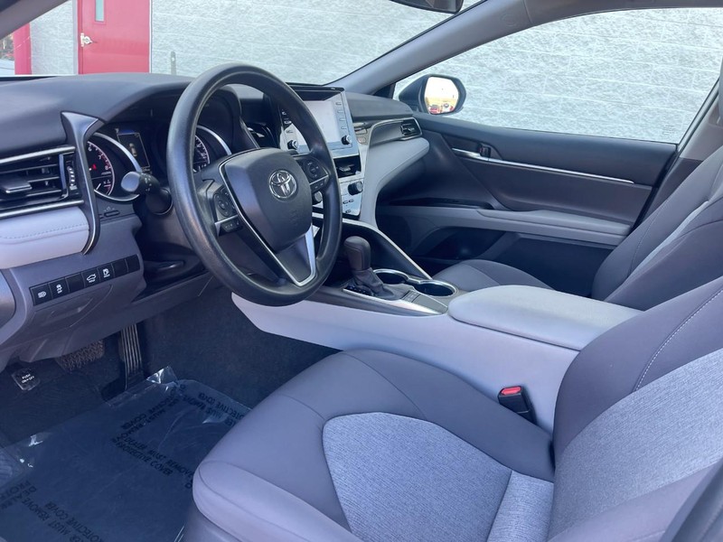 Vehicle image 19 of 32