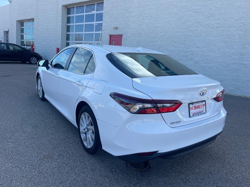 Vehicle image 5 of 32