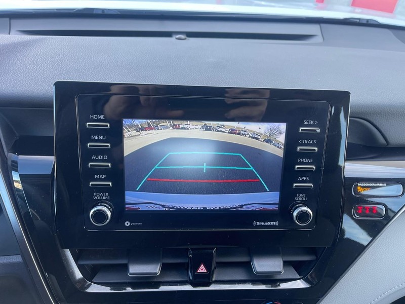 Vehicle image 26 of 32