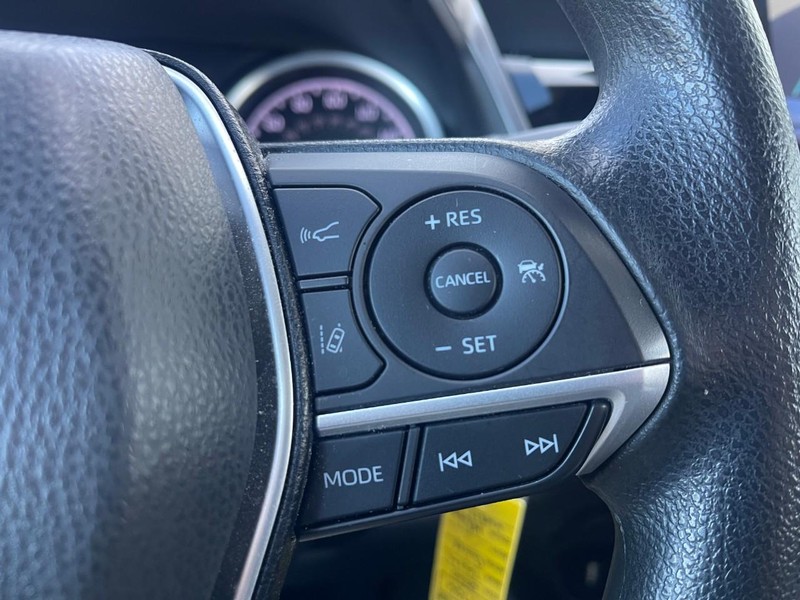 Vehicle image 29 of 32