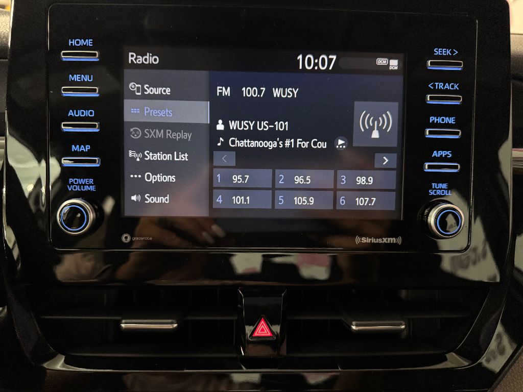 Vehicle image 25 of 29