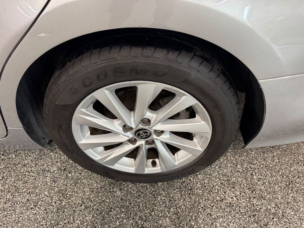 Vehicle image 14 of 29