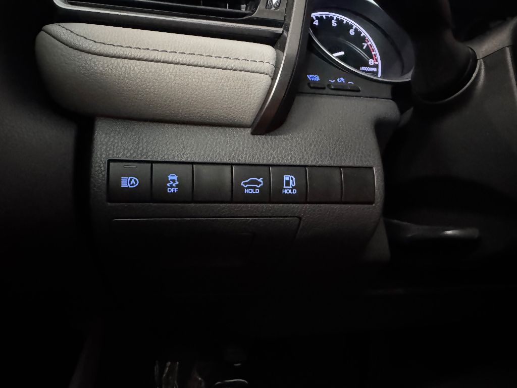 Vehicle image 16 of 29