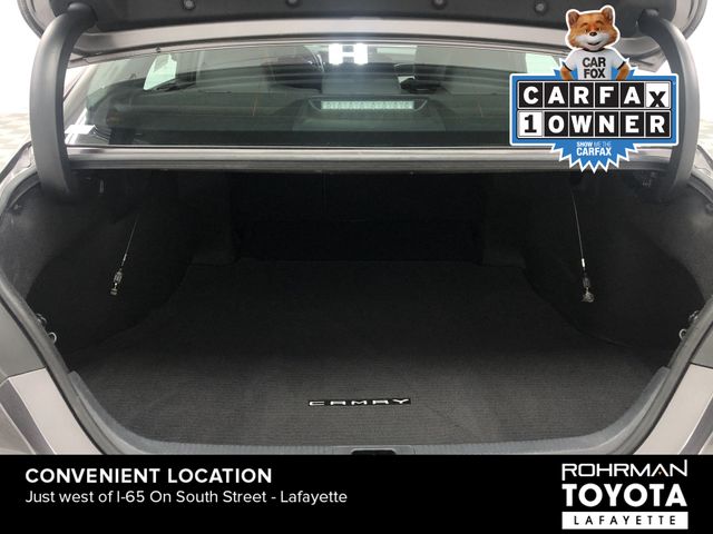Vehicle image 23 of 30