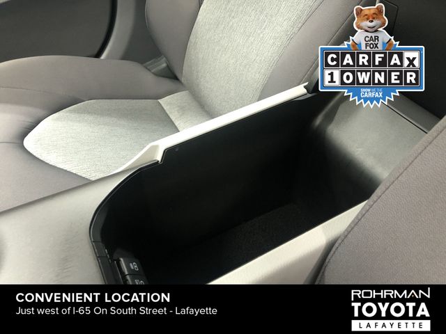 Vehicle image 26 of 30