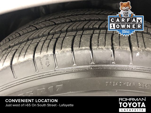 Vehicle image 28 of 30