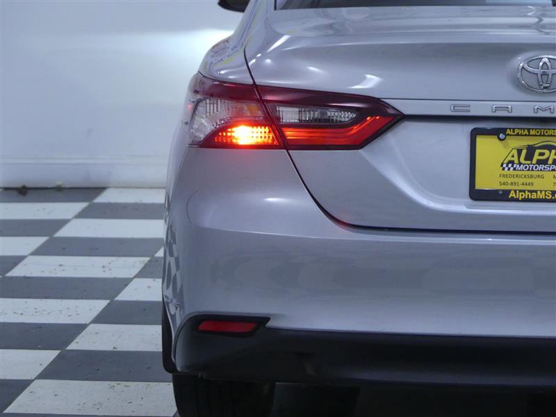 Vehicle image 23 of 29