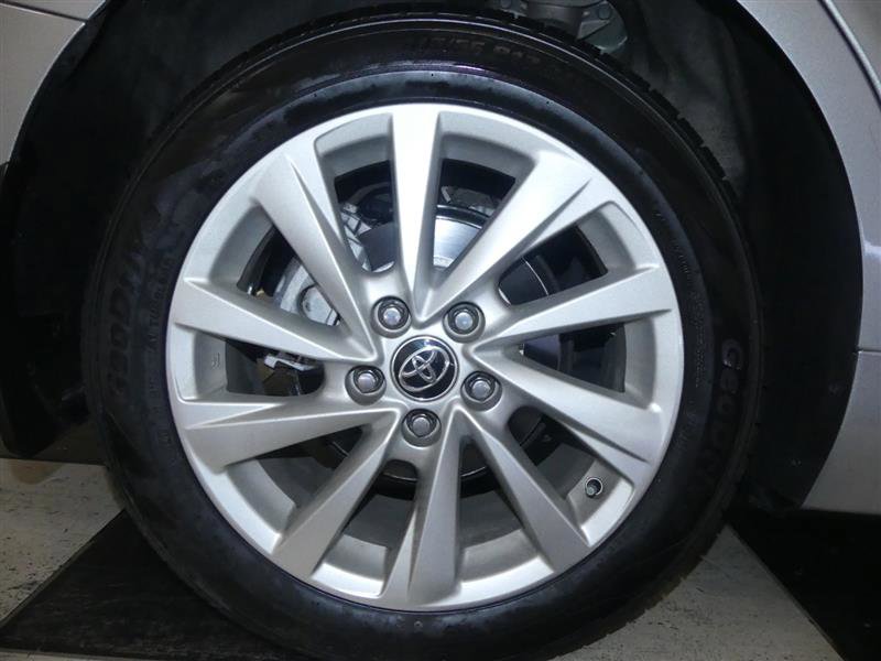 Vehicle image 27 of 29