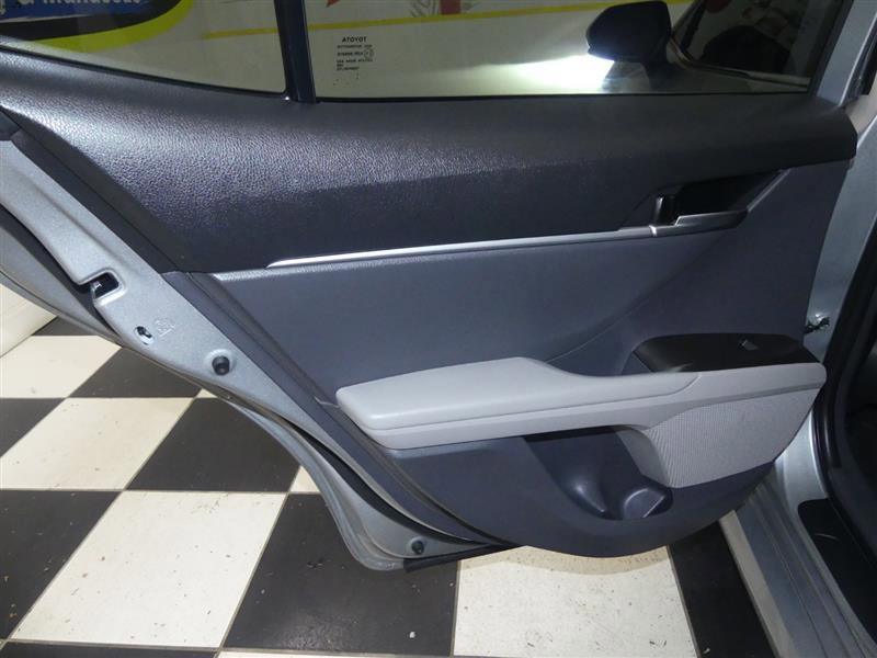 Vehicle image 20 of 29