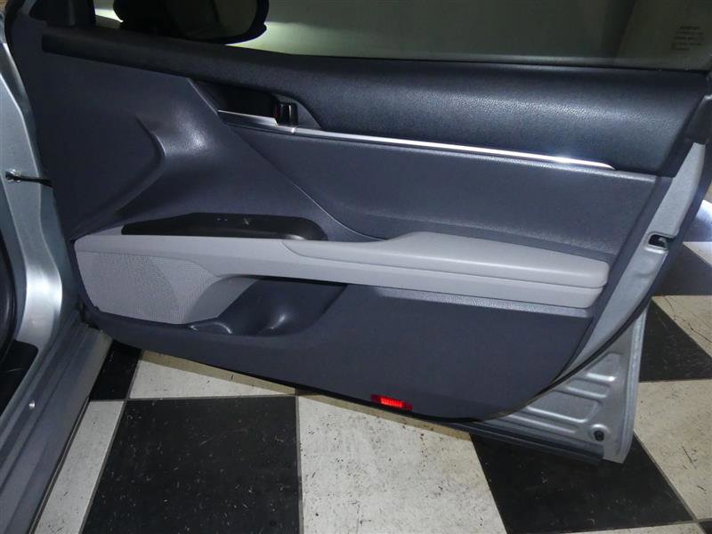 Vehicle image 19 of 29