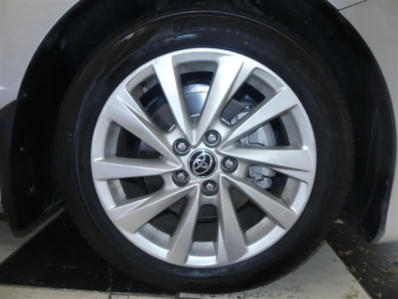 Vehicle image 26 of 29