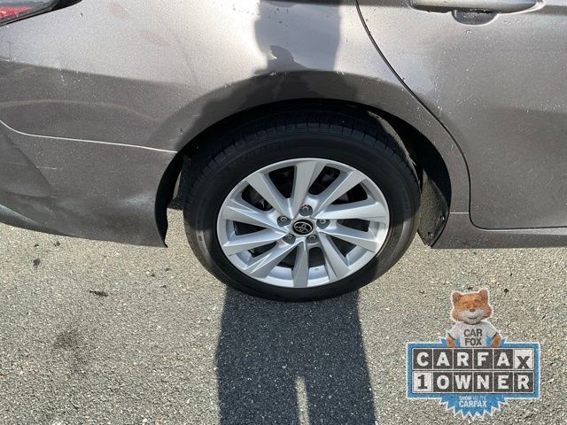 Vehicle image 7 of 21