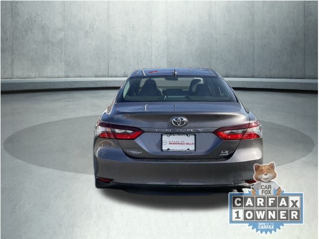 Vehicle image 4 of 21