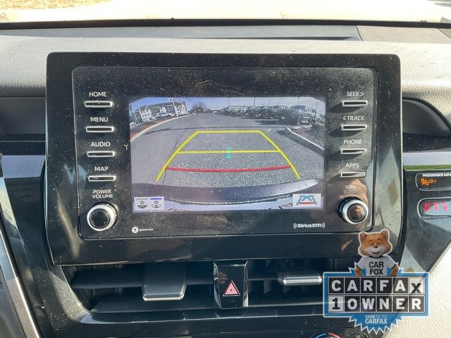 Vehicle image 18 of 21