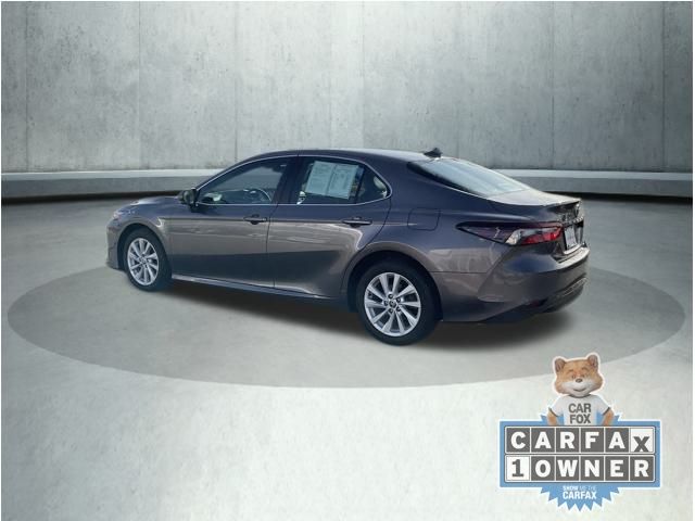 Vehicle image 6 of 21