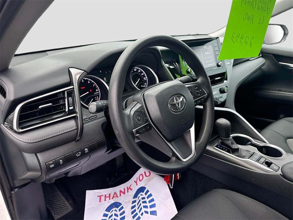 Vehicle image 9 of 18