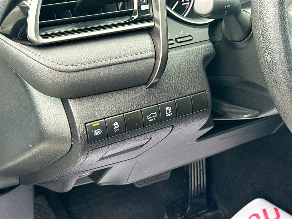 Vehicle image 10 of 18