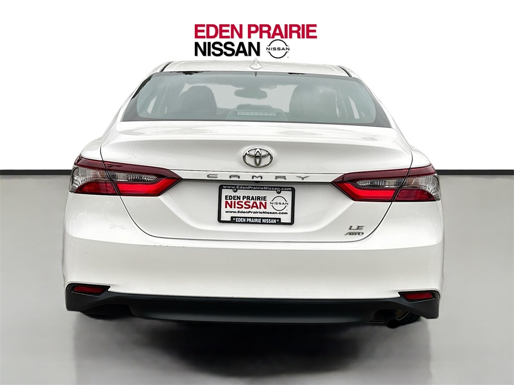 Vehicle image 6 of 18